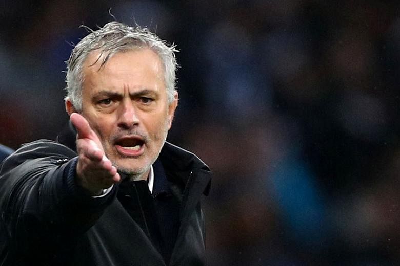 Sepak bola: Mourinho mengamuk terhadap tumpukan perlengkapan meriah yang ‘tidak adil’