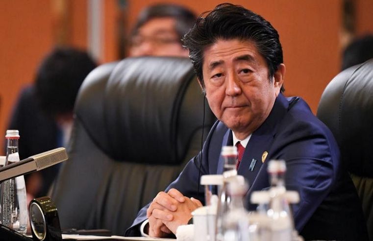 Perdana Menteri Terlama di Jepang Shinzo Abe menghadapi tahun 2020 yang tertatih-tatih oleh skandal