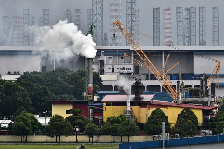 Produksi pabrik Singapura turun 9,3 persen pada November, terseret oleh klaster elektronik