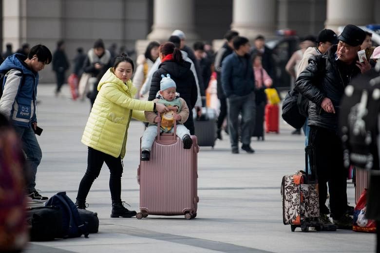 Wabah virus Wuhan mendorong perusahaan perjalanan China untuk menawarkan pembatalan gratis