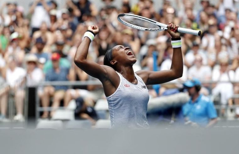 Tenis: Coco Gauff, 15, menyiapkan blockbuster Australia Terbuka dengan bintang Jepang Naomi Osaka