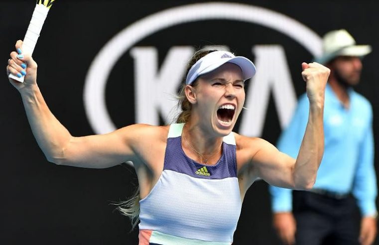 Tenis: Caroline Wozniacki yang emosional menjaga turnamen final tetap hidup di Australia Terbuka