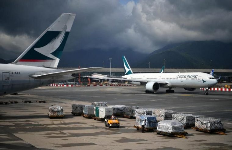 Cathay Pacific mengatakan awak kabin dapat memakai masker di penerbangan China daratan karena virus Wuhan