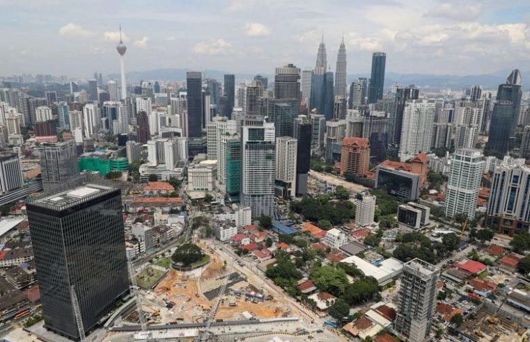 Malaysia secara tak terduga memangkas suku bunga acuan dalam ‘tindakan pre-emptive’